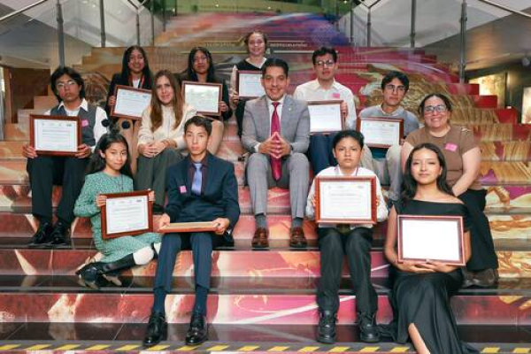 Senado reconoce talento de niñas, niños y adolescentes