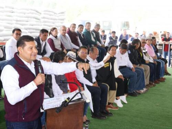 Plan de Reforestación avanza en Ahuazotepec: Armenta