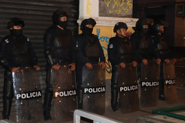 Operativo conjunto para reordenamiento del comercio en Puebla capital