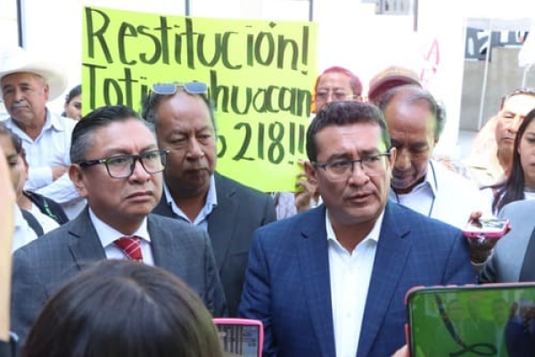 Congreso recibe solicitud para restituir a Totimehuacán