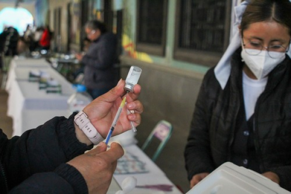 Palmar de Bravo se protege contra sarampi&oacute;n