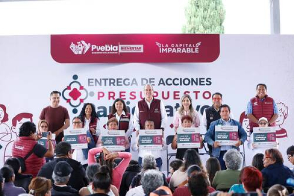 Pepe Chedraui entrega apoyos de Presupuesto Participativo