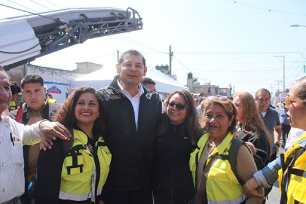 Seis vialidades en Puebla se construyen de manera simultánea