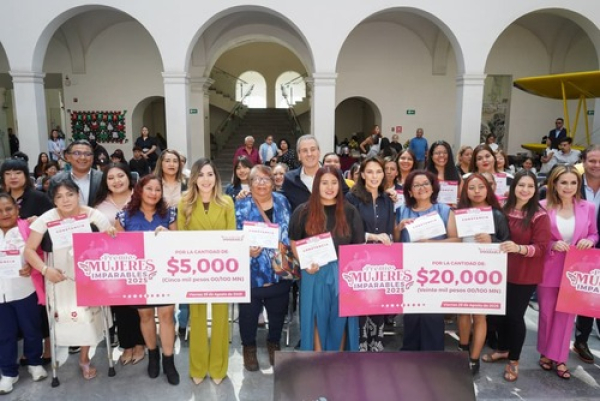Puebla Capital entrega &quot;Premio Mujeres Imparables&quot;