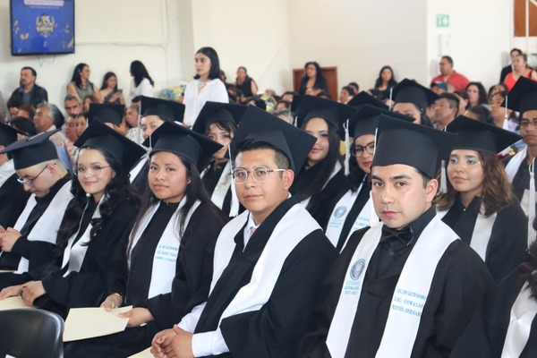 Egresan 182 profesionales del TEC Sierra Norte