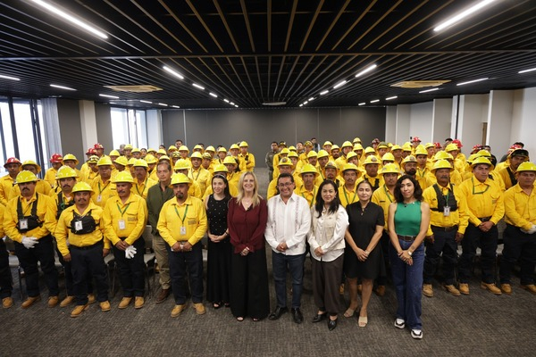 Congreso reconoce a 111 brigadistas forestales