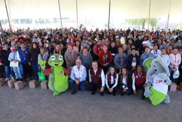 La Presa Guadalupe Hidalgo recibe apoyos del SMDIF