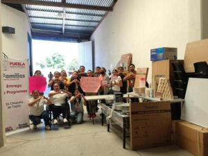 Apoyos del SEDIF impulsan a familias poblanas