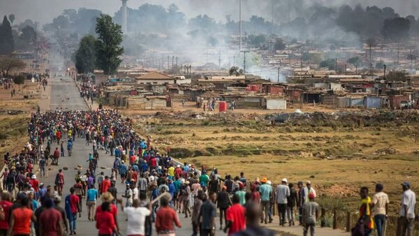 Marchan para expulsar a migrantes en Sudáfrica
