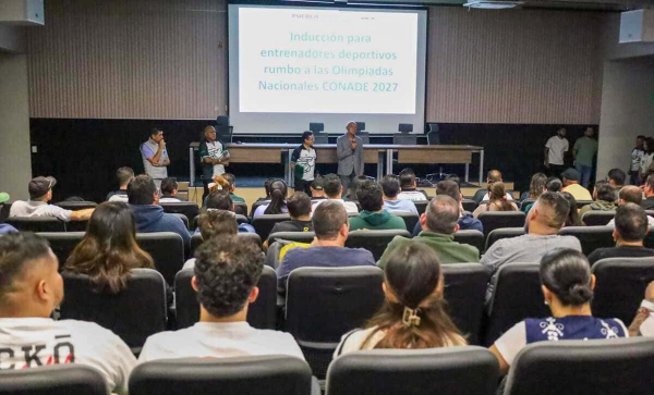 Capacita a entrenadores rumbo Juegos CONADE 2027