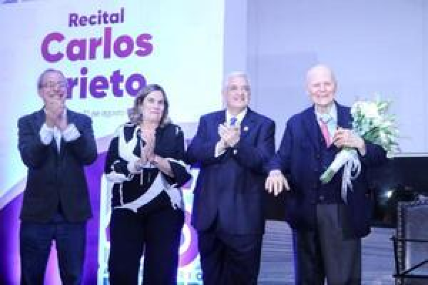 ISSSTEP celebra 45 años con recital de Carlos Prieto