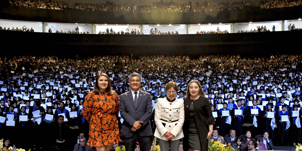 Se graduan jóvenes de preparatorias regionales BUAP