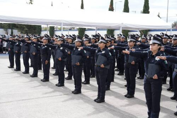Se graduan cadetes de la Academia de Formación Policial