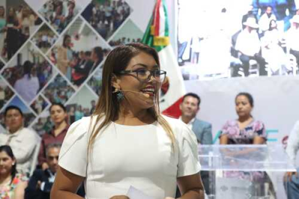 Leonela Martínez rinde su Segundo Informe Legislativo
