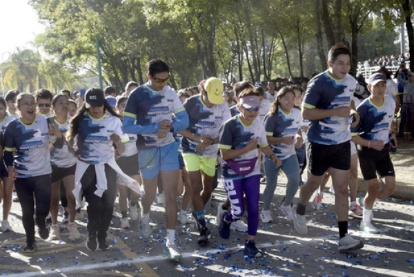 BUAP celebra Carrera Universitaria 2025