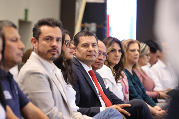 Con poquito se hace mucho: Alejandro Armenta