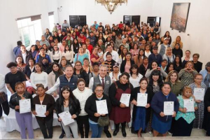Reconoce Puebla Capital a 200 &quot;mujeres imparables&quot;