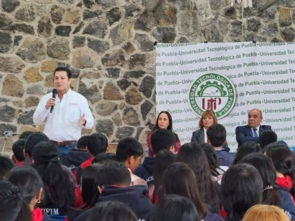 UTP expone su oferta educativa