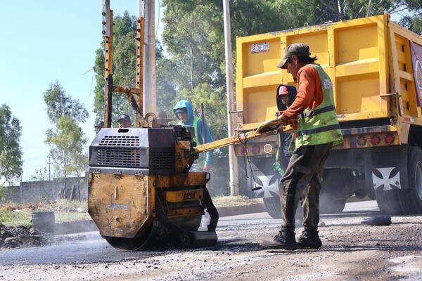Avanza bacheo en San Jerónimo Caleras