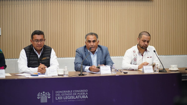 Elpidio Díaz impulsa seguridad vial para motocicletas
