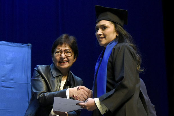 Egresan 74 nuevos litigantes BUAP