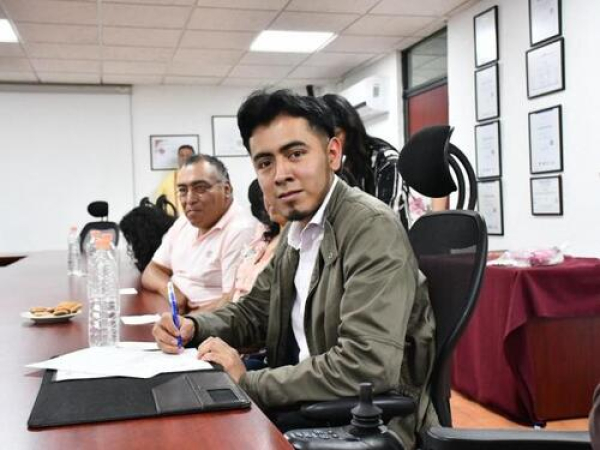 Estudiante UTH realizará estancia en Colombia