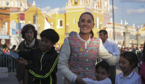 Pensi&oacute;n Mujeres Bienestar llega a Acatzingo