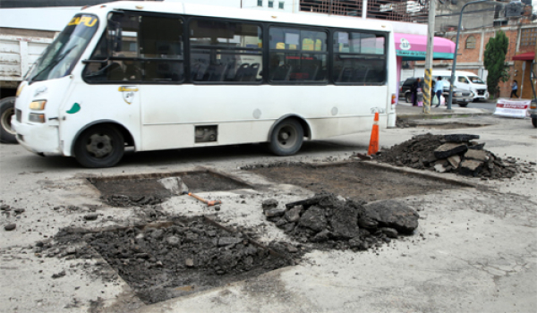 ¿Bache en tu calle? Repórtalo al WhatsApp