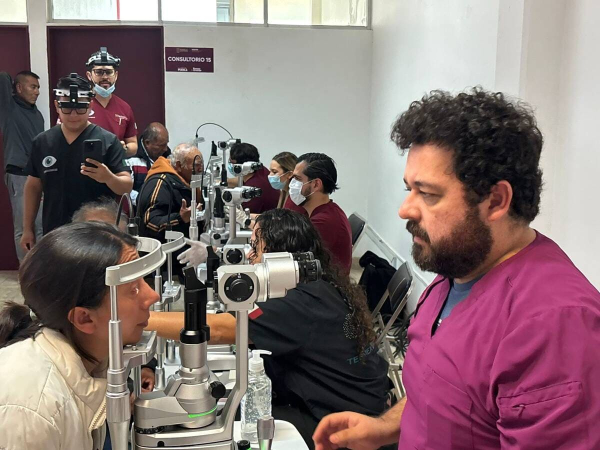 SEDIF y Telmex operarán a 500 personas de la vista