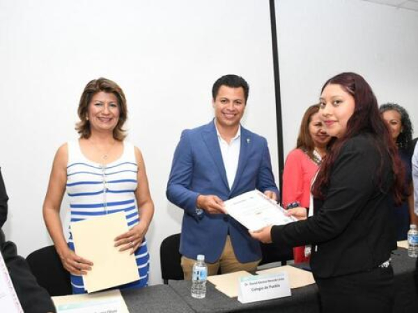 Fortalece UTH conocimientos con diplomados y cursos