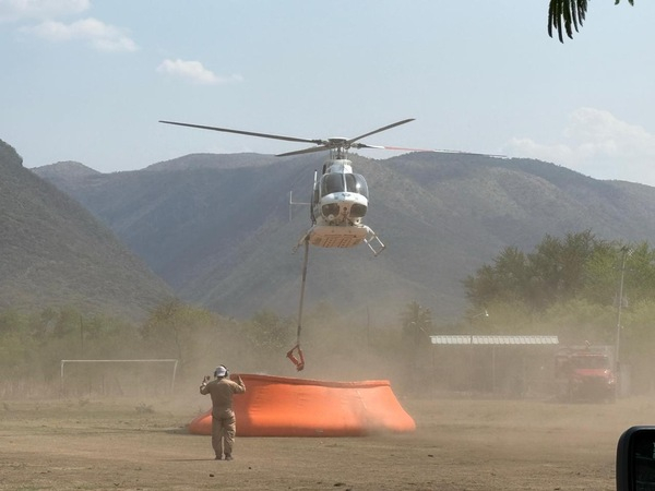 Brigadas combaten reactivación de incendio en Cohetzala