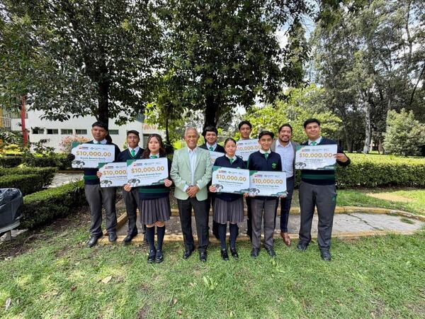 Ternium México reconoce a estudiantes Conalep