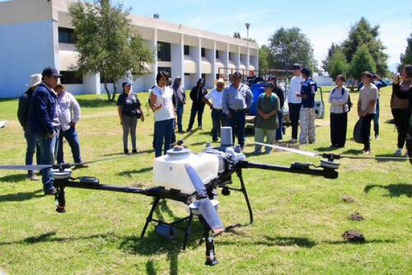 UTH imparte taller “Cultivo de maíz demostrativo”