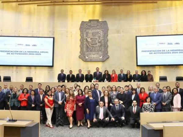 Alejandro Armenta asiste a la Memoria Anual del PJP