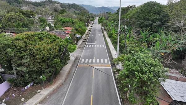 Rehabilitan carretera La Ceiba-La Unión