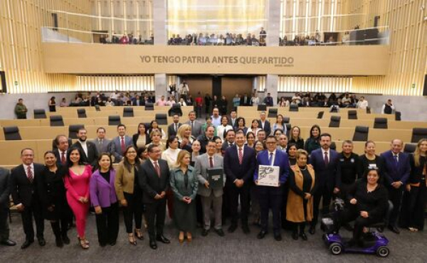 Recibe el Congreso de Puebla parque económico 2026