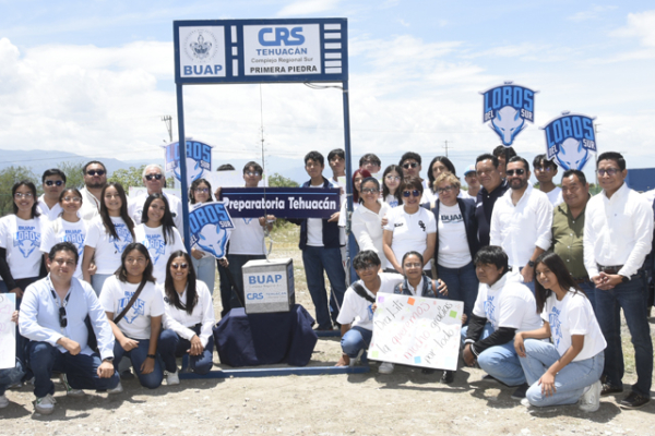 Coloca Rectora Lilia Cedillo primera piedra de edificio para preparatoria en Tehuacán