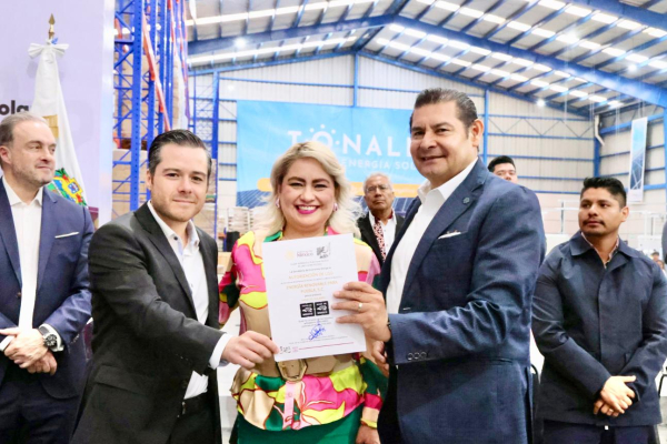 Puebla, primera entidad de Fábricas de Paneles Solares hecho en México