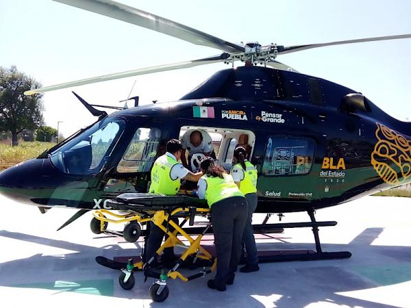 Traslado aéreo salva a joven en Zacatlán