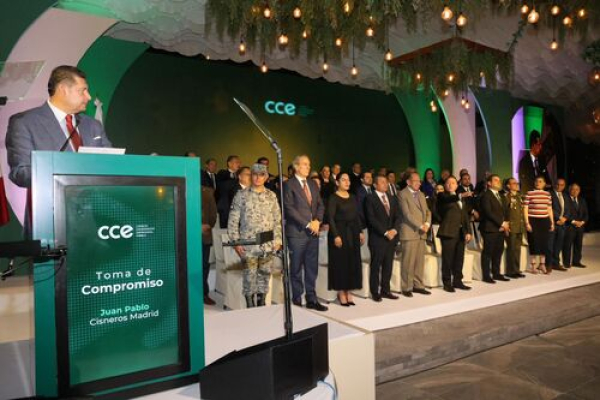 Gobernador Armenta asiste a toma de protesta del CCE