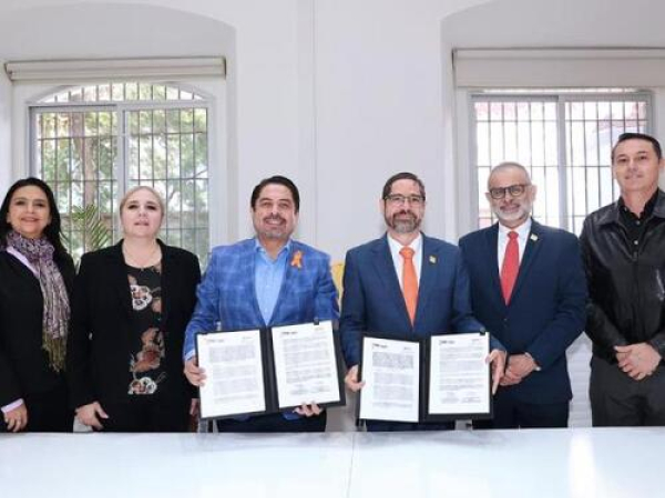 SEDIF apoya formación de estudiantes IBERO Puebla