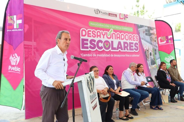 Pepe Chedraui inaugura 10 desayunadores escolares