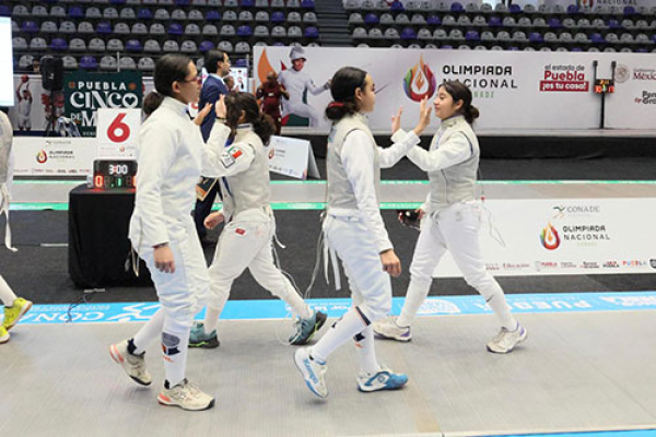 Talento poblano destaca en jornada de esgrima
