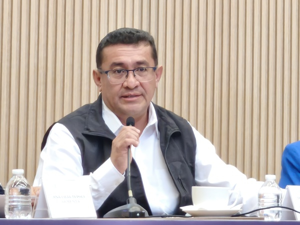Congreso analiza revocación de mandato en Acatlán