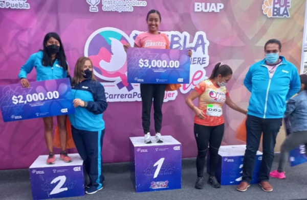 Suma Karen Mejía triunfo en carrera “Puebla te quiere libre”