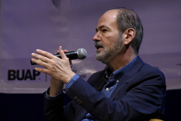 Juan Villoro presenta “Los héroes numerados”