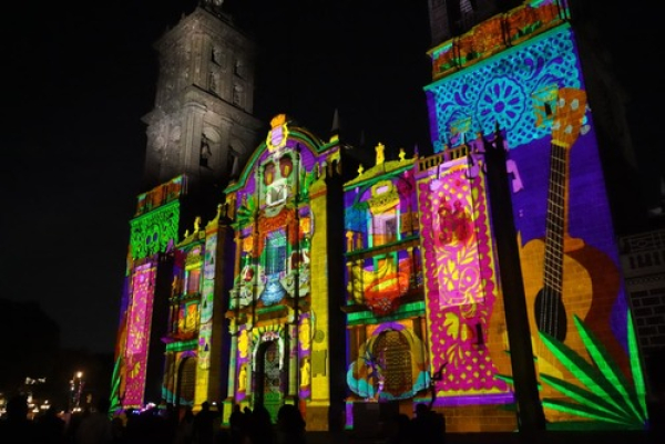 Inaugura Pepe Chedraui videomapping del Día de Muertos