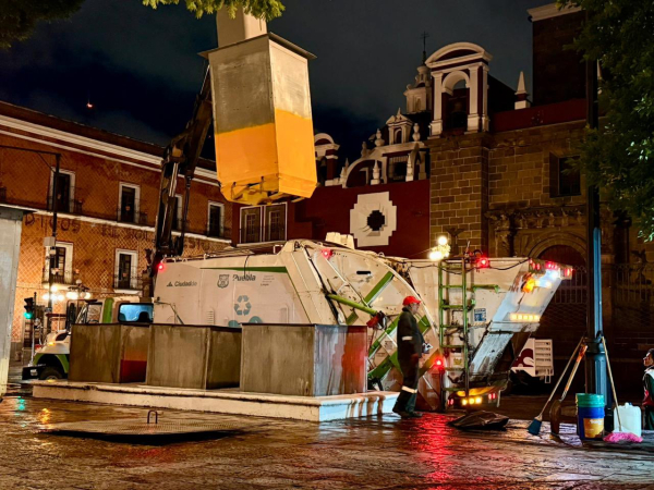Limpieza efectiva en el Zócalo de Puebla